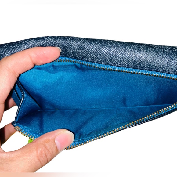 COACH Wallet - Picture 8 of 9